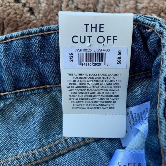 Lucky Brand The Cut Off Jean Short - Picture 9 of 12